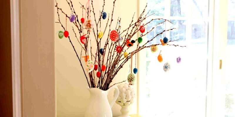 Idee per decorare la casa con l'albero di Pasqua –
